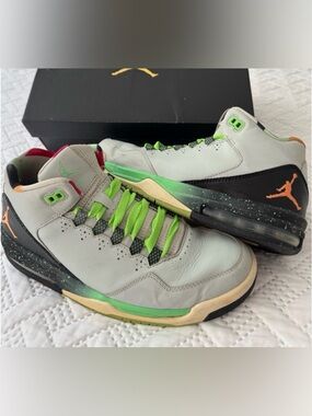 Nike Air Jordan Flight Origin Grey Sneakers Green Accents Men 8 Women 9.5 Sporty